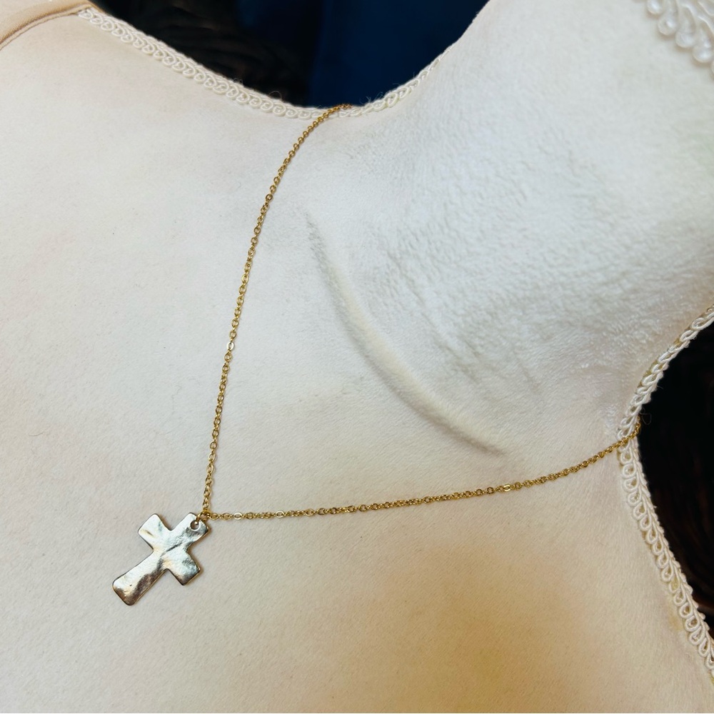 Vintage hammered texture gold plated cross on chain necklace